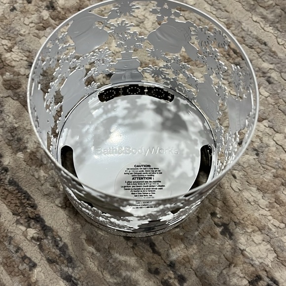 Bath & Body Playing Snowmen
3-Wick Candle Holder - Picture 5 of 7